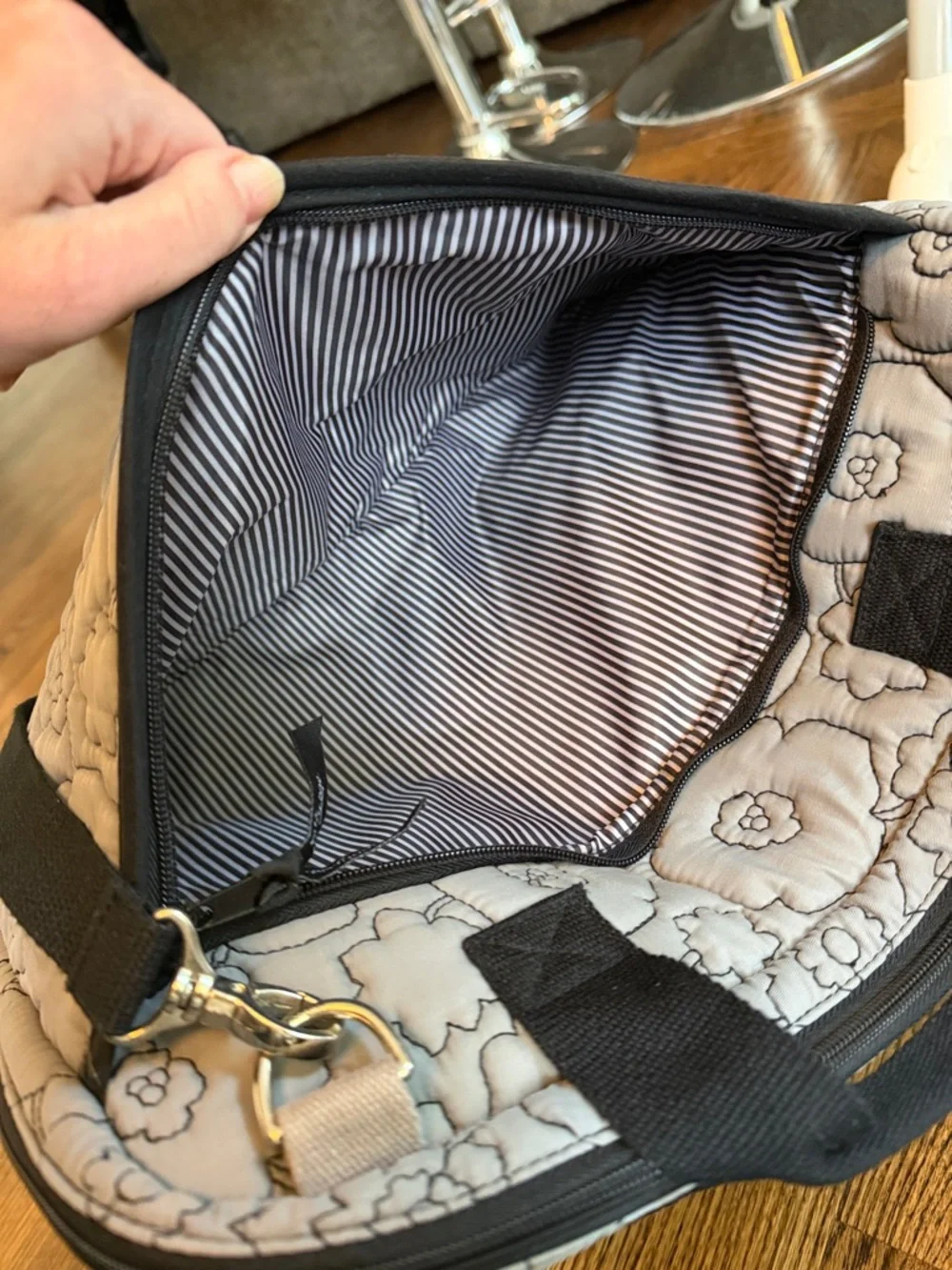 Thirty-One Quilted Laptop Bag in Gray Floral featuring a floral quilted design